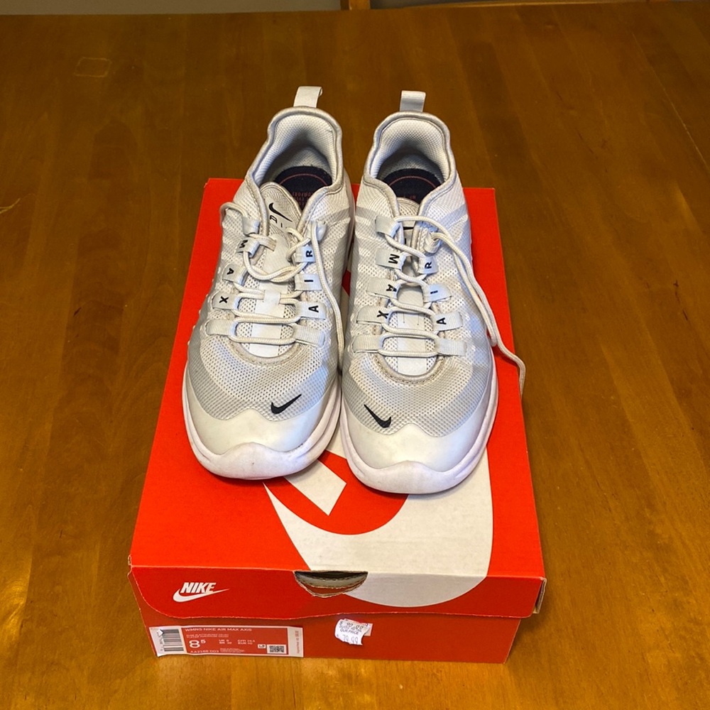 Women’s Nike Air Max Axis